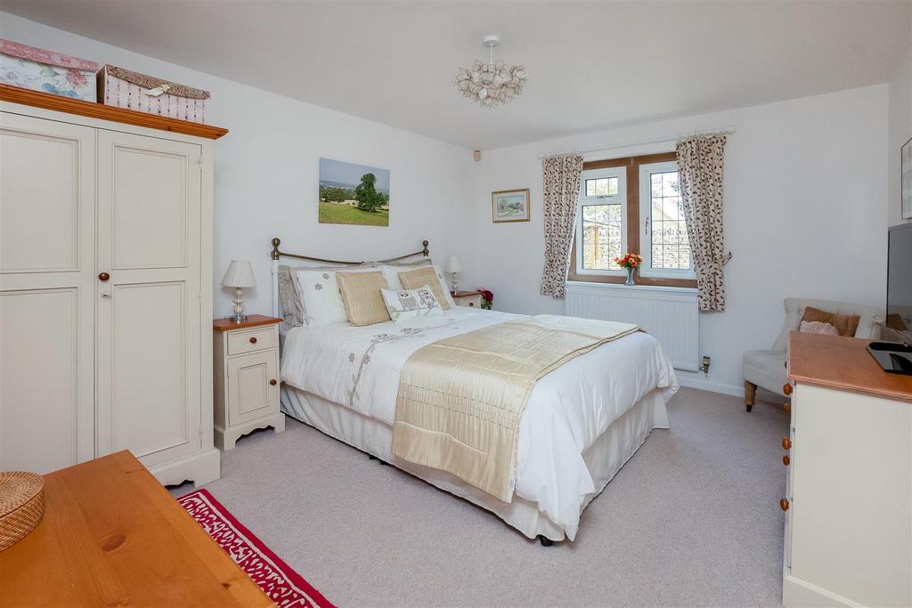 8 Wheatfield Court-11.jpg