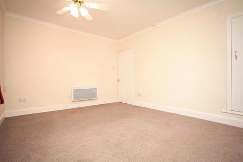 1 bedroom flat to rent, Lutterworth Road, Warwickshire CV11