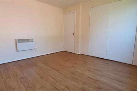 2 bedroom flat to rent, Chalfont Close, Hemel Hempstead