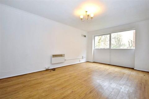 2 bedroom flat to rent, Chalfont Close, Hemel Hempstead