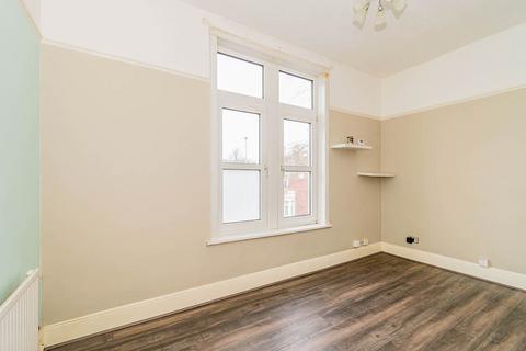 1 bedroom flat to rent, Victoria Road North, Hampshire PO5
