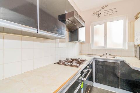 1 bedroom flat to rent, Victoria Road North, Hampshire PO5