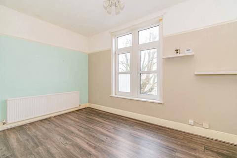 1 bedroom flat to rent, Victoria Road North, Hampshire PO5