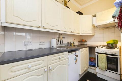 1 bedroom flat to rent, W14