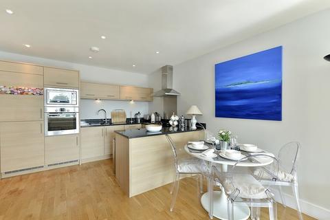 2 bedroom flat to rent, Fulham Road, Chelsea, SW10