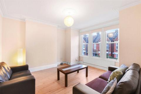 3 bedroom flat to rent, Yukon Road, Balham, London, SW12