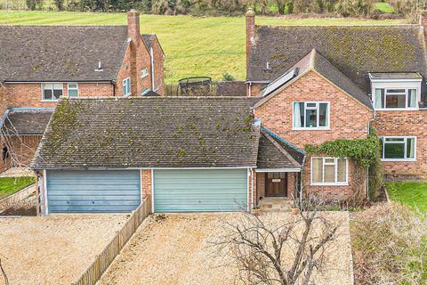 5 bedroom detached house for sale, Bridge Road, Aylesbury HP18