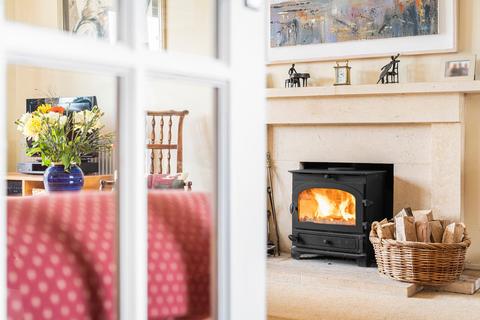6 Bridge Road, Ickford, Aylesbury, HP18 9HX