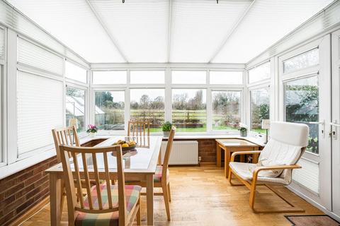 6 Bridge Road, Ickford, Aylesbury, HP18 9HX