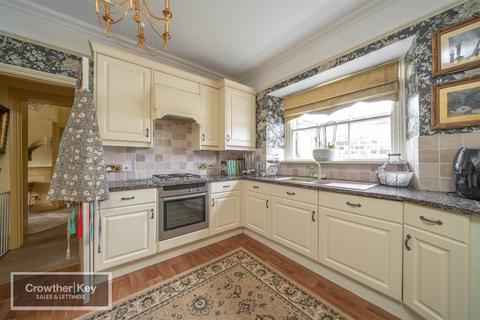 3 bedroom apartment for sale, 5 The Square, Buxton