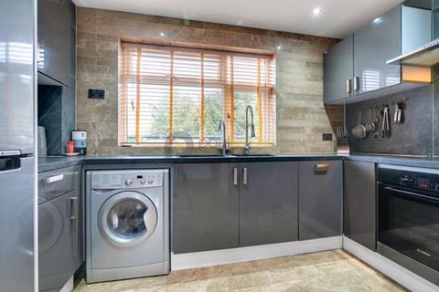20 Waldronhyrst, South Croydon, CR2 6NY