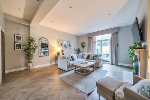 4 bedroom house for sale, Brooklands Road, Weybridge, KT13