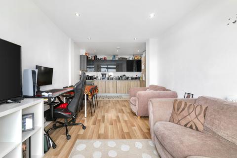 2 bedroom apartment for sale, Larden Road, London W3