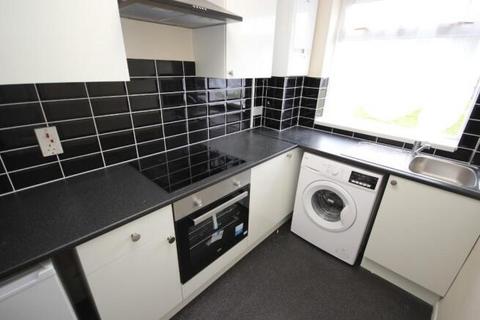 2 bedroom terraced house to rent, Harebell Close, Billericay