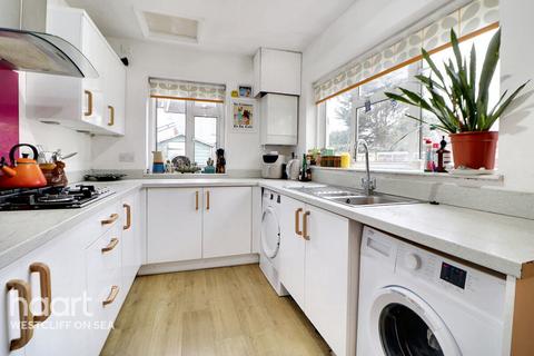 3 bedroom terraced house for sale, Macdonald Avenue, Westcliff-On-Sea