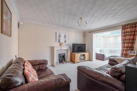 4 bedroom detached house for sale, Sugden Close, Brighouse