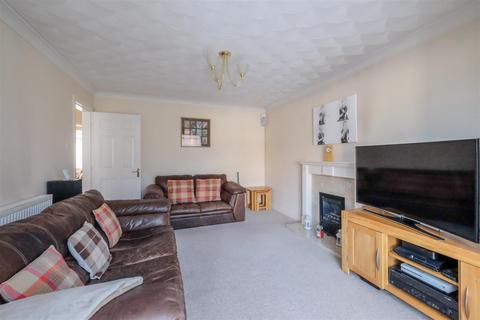 4 bedroom detached house for sale, Sugden Close, Brighouse