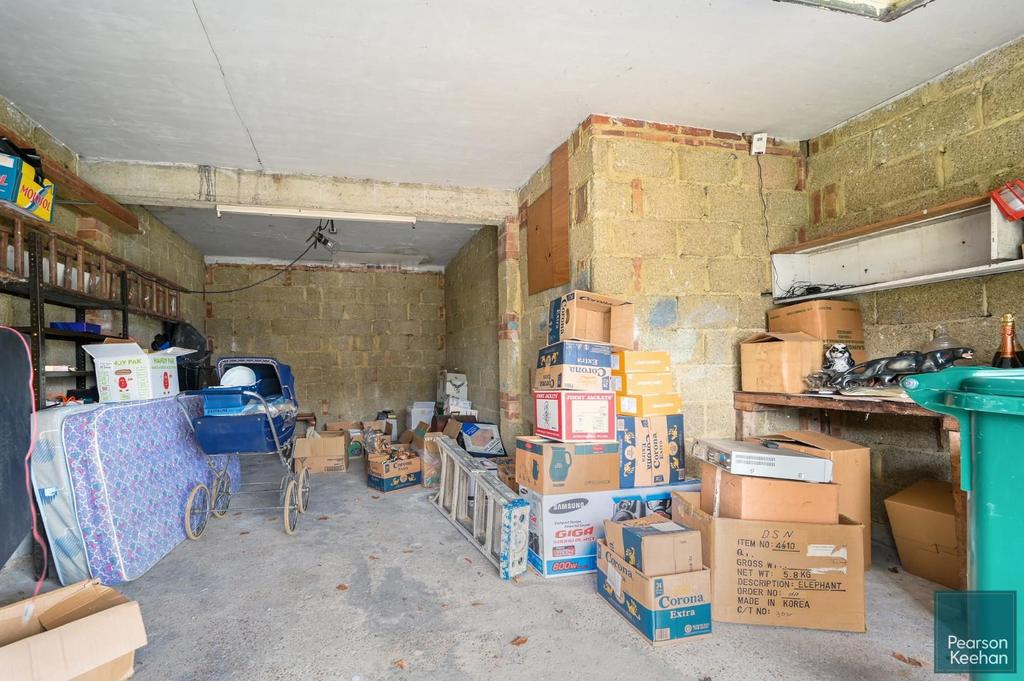 21-jevington-drive-bn2 (14).jpg