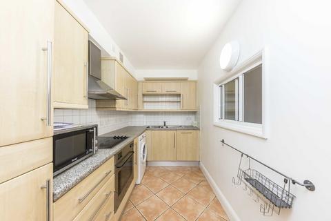 2 bedroom flat to rent, Belvedere Road, London SE1