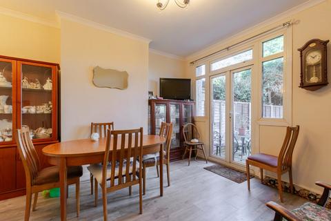 5 bedroom chalet for sale, Burnt Oak Lane, Sidcup, DA15