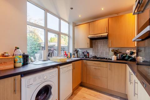 5 bedroom chalet for sale, Burnt Oak Lane, Sidcup, DA15