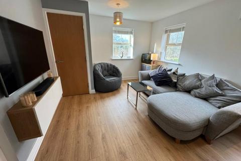 3 bedroom flat to rent, London, SE24