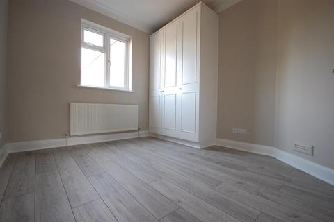 3 bedroom flat to rent, Field End Road, Middlesex HA5