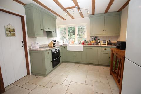 3 bedroom detached house to rent, Greybury Lane, Marsh Green, Edenbridge, Kent