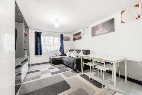 1 bedroom flat for sale, John Barter House, Church Close, Bath Road, TW3