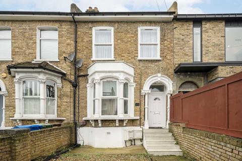 3 bedroom flat for sale, Upland Road, London SE22