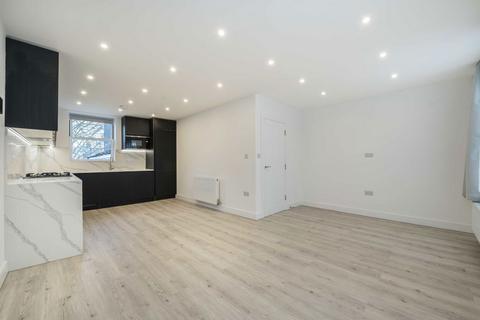 3 bedroom flat for sale, Upland Road, London SE22