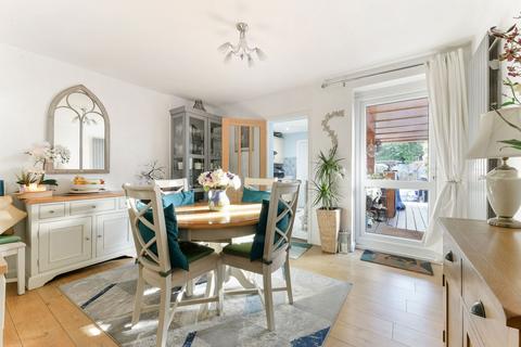 14 Bakers Lane, Lingfield, RH7 6HD