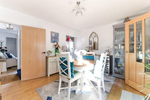 14 Bakers Lane, Lingfield, RH7 6HD
