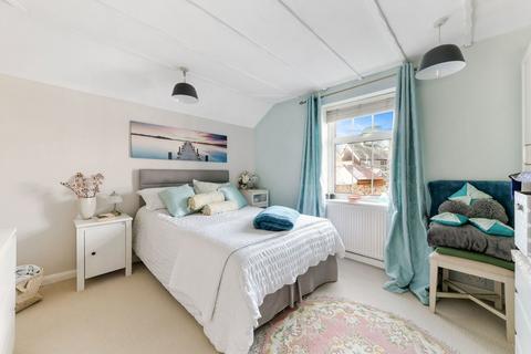 14 Bakers Lane, Lingfield, RH7 6HD