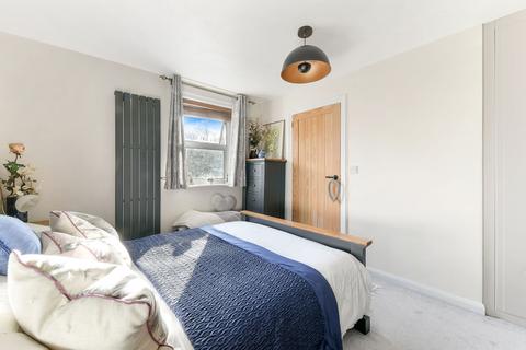 14 Bakers Lane, Lingfield, RH7 6HD