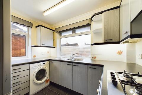 2 bedroom maisonette to rent, Whitby Road, Ruislip HA4