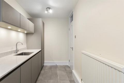 2 bedroom flat to rent, Rennie Court, 11 Upper Ground Southwark, London, SE1