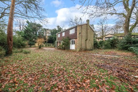 4 bedroom detached house for sale, Wiltshire Road, Berkshire RG40