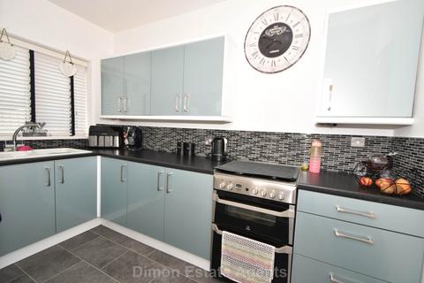 3 bedroom terraced house for sale, Avenue Road, Gosport