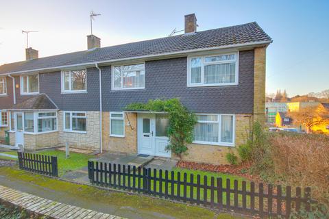 3 bedroom end of terrace house for sale, TOWNHILL PARK! CHAIN FREE! IDEAL FIRST TIME BUY!