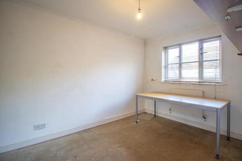 104 Churchfields, Shoeburyness, Southend-on-sea, SS3 8TN