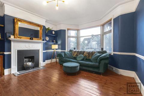 1 bedroom flat for sale, Hazelwood Lane, London N13