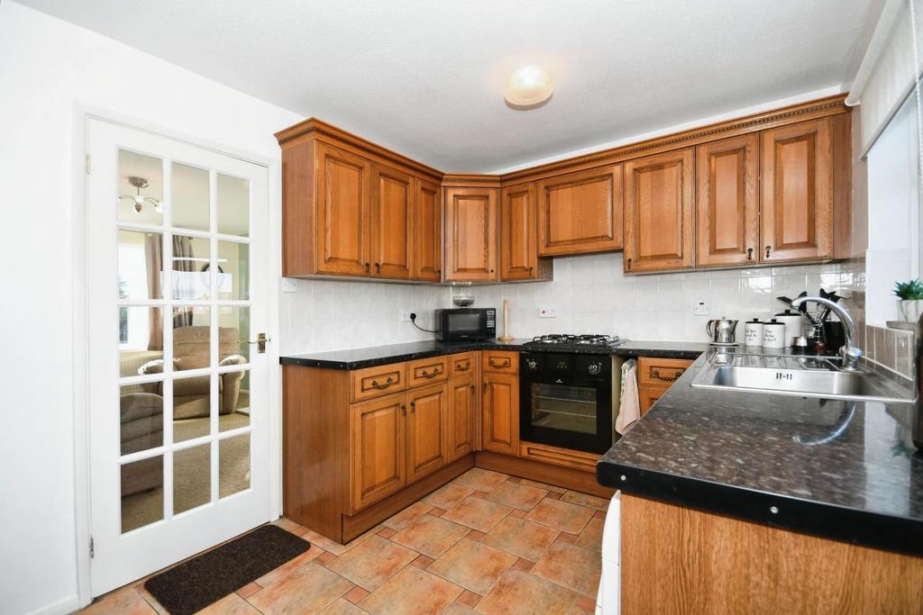 KITCHEN 02.jpg