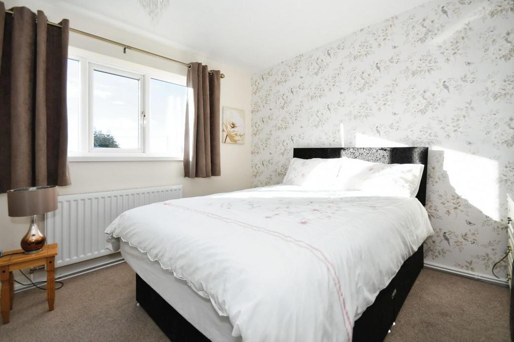 BEDROOM 1.jpg