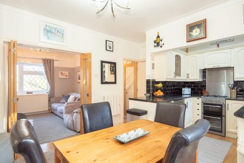 3 bedroom end of terrace house for sale, Ring Road, Farnley, Leeds