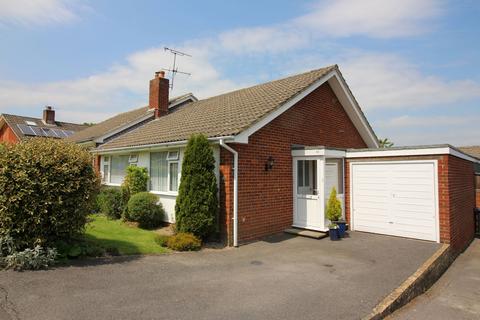 3 bedroom semi-detached bungalow for sale, Hawthorn Close, Alresford