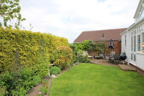 3 bedroom semi-detached bungalow for sale, Hawthorn Close, Alresford