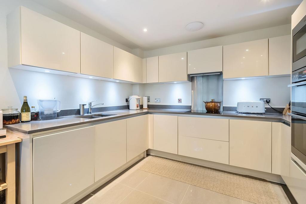Kitchen &amp; Dining Area