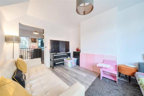 3 bedroom semi-detached house for sale, Appledore Avenue, Bexleyheath