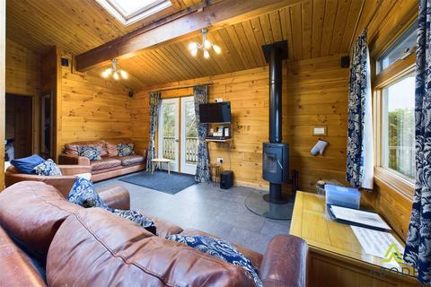 2 bedroom chalet to rent, Mount Pleasant, Derby DE65